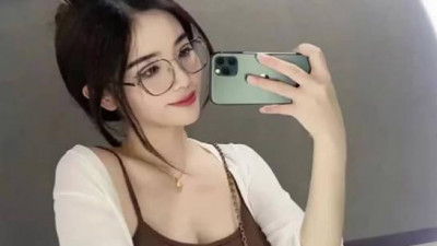 The best goddess is just rich