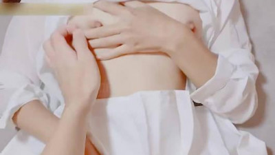 The white and tender body is full of youthfulness