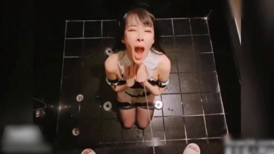 청소 게으름 피우다 주인 벌받은 개인 하녀