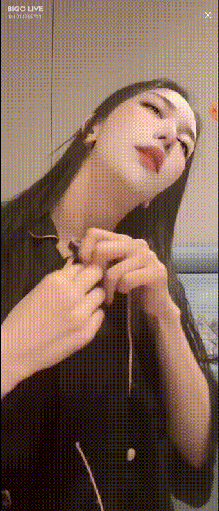 BIGO라이브녀 춥다면서 단추풀다 정지